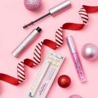 sexy lips and lashes set